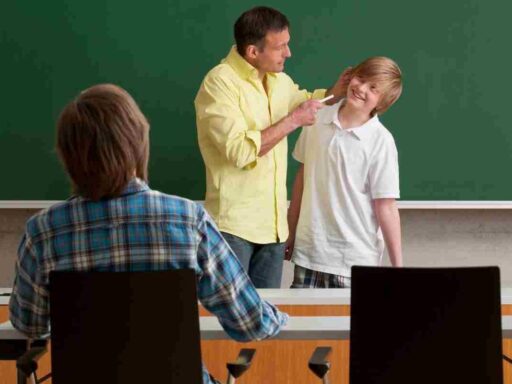 Alunno porta bombe a scuola