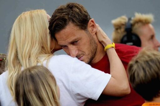 Francesco Totti Ilary Blasi denuncia